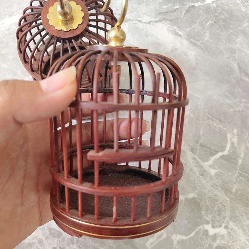 Wood Carved Bird Cage Small Animal Bug Cricket Pet Home Insect Storage Basket Grasshopper Feeding Container Cockroach Cage Baske
